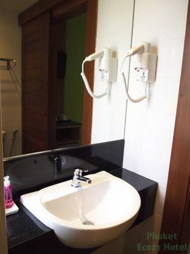 Phuket Ecozy Hotel