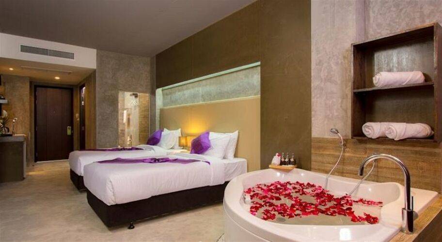 Patong Signature Boutique Hotel