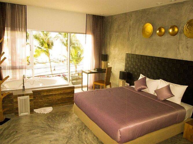 Patong Signature Boutique Hotel