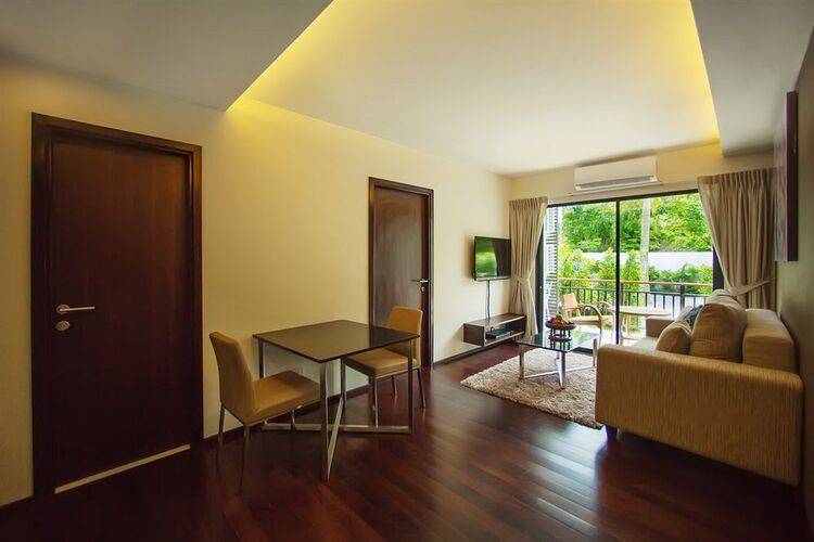 The Title Condo By Tropiclook