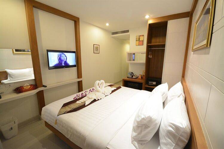 Expat Hotel Patong Center
