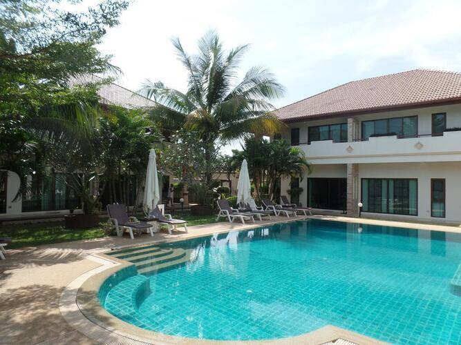 Babylon Pool Villas