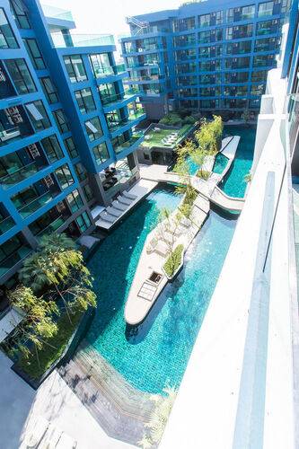 Acqua Condominium