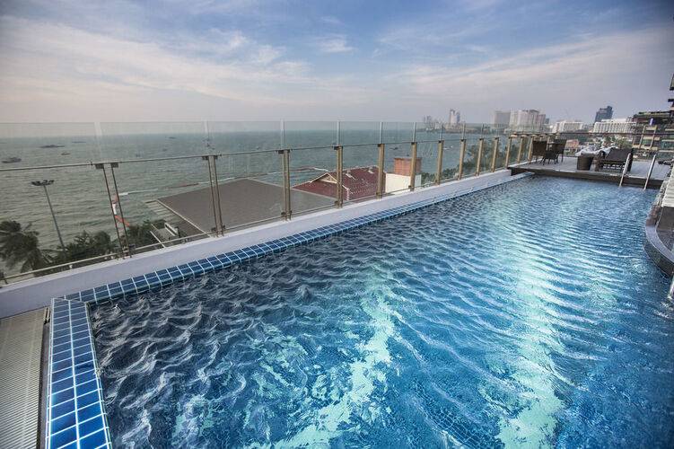 Serenotel Pattaya Beach Front