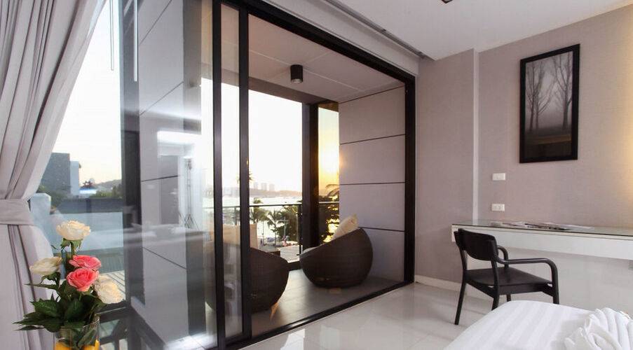 Serenotel Pattaya Beach Front