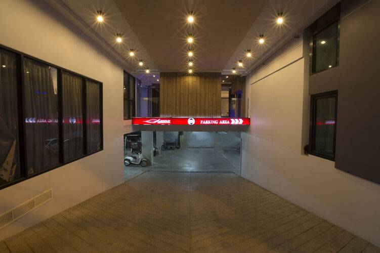 Serenotel Pattaya Beach Front