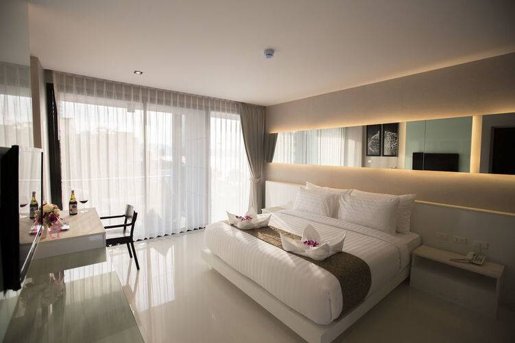 Serenotel Pattaya Beach Front