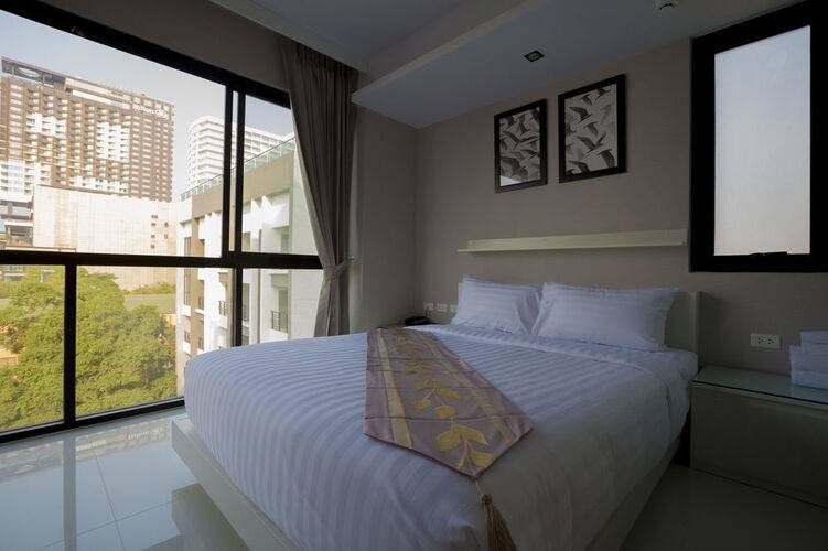Serenotel Pattaya Beach Front