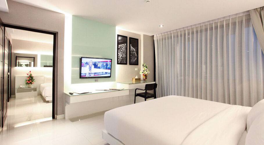 Serenotel Pattaya Beach Front
