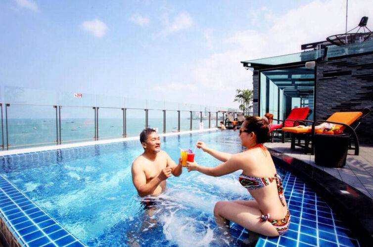Serenotel Pattaya Beach Front