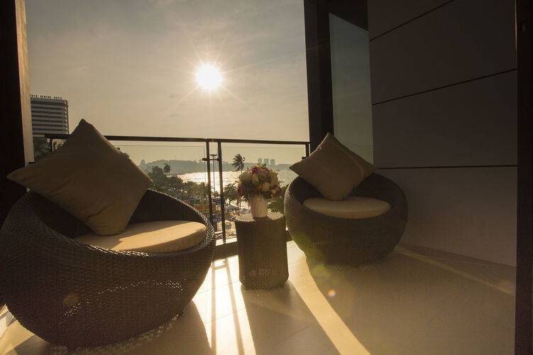 Serenotel Pattaya Beach Front
