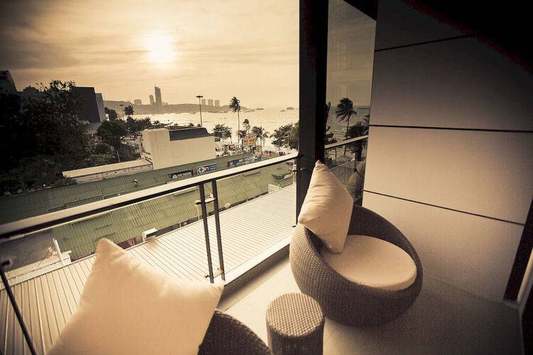 Serenotel Pattaya Beach Front