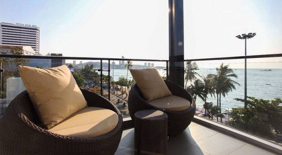 Serenotel Pattaya Beach Front