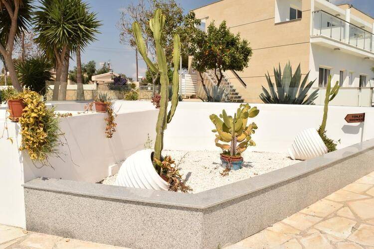 Fedrania Gardens Hotel
