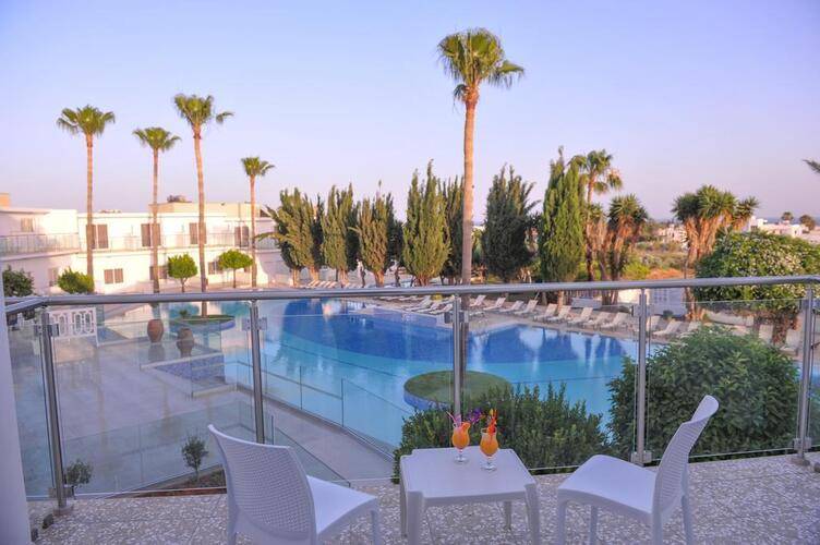 Fedrania Gardens Hotel