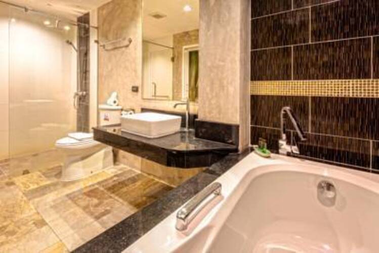 Tanawan Phuket Hotel