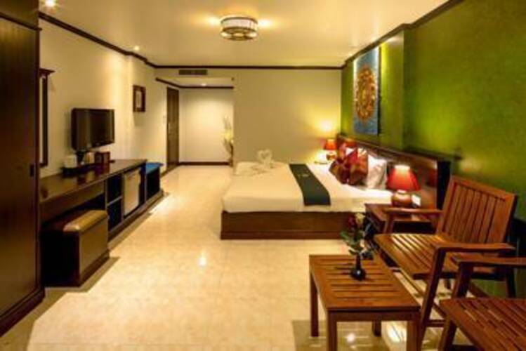 Tanawan Phuket Hotel