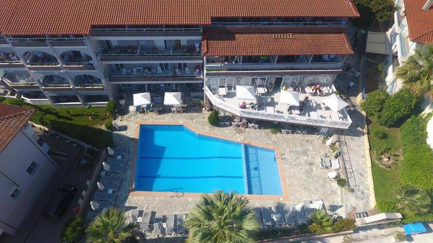 Tropical Hotel