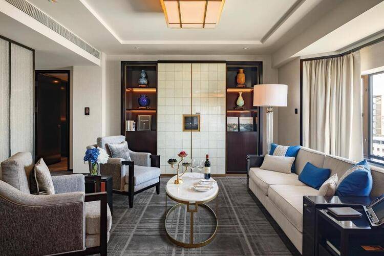 Peninsula Hotel