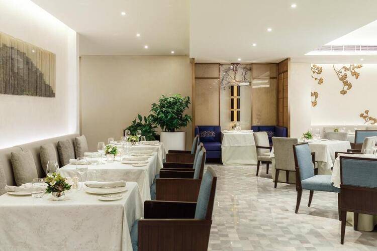 Peninsula Hotel