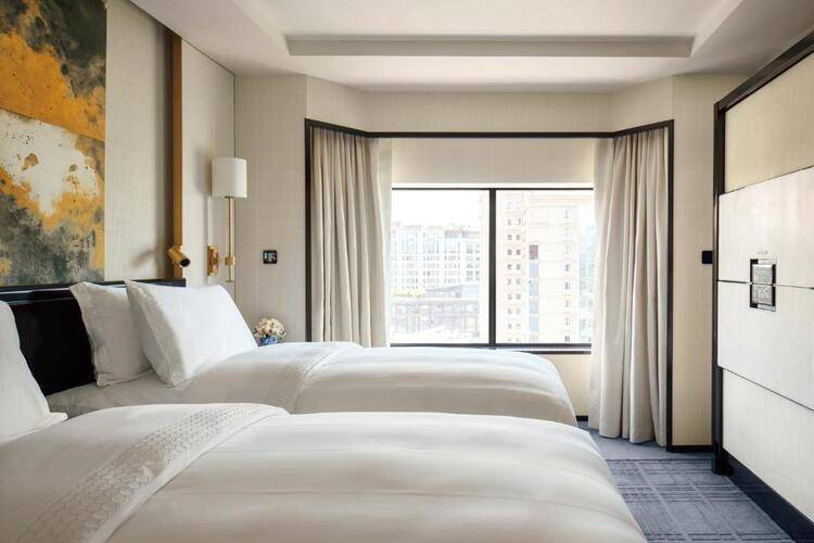Peninsula Hotel