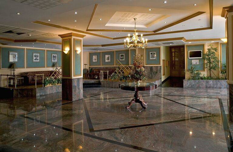 Canifor Hotel