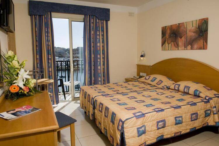 Bay View Hotel & Apartments