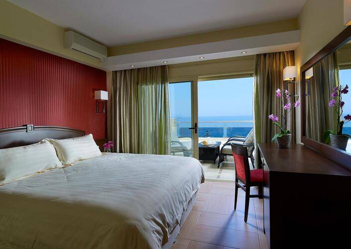 Macaris Suites & Spa