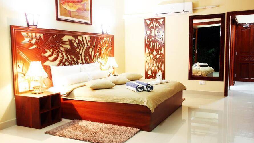Pirogue Lodge