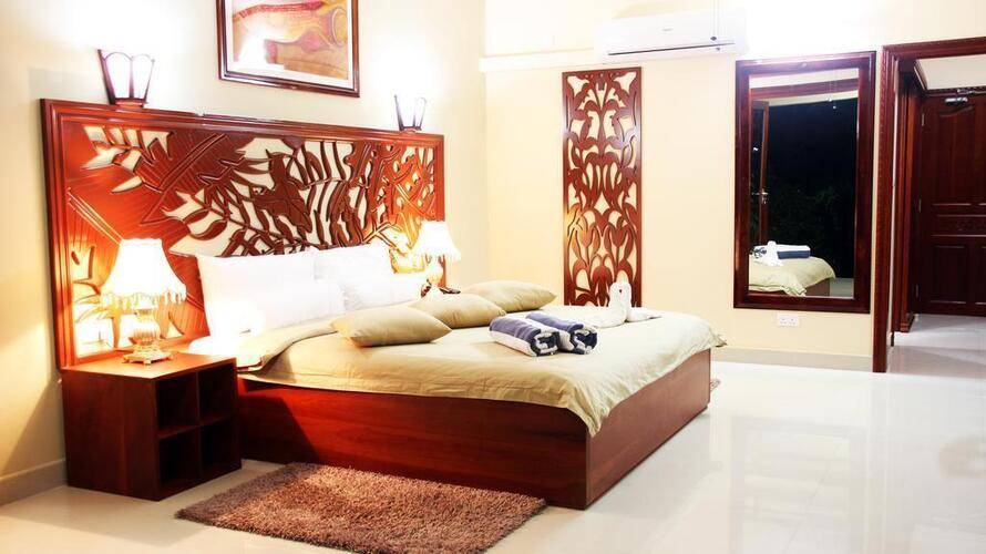 Pirogue Lodge