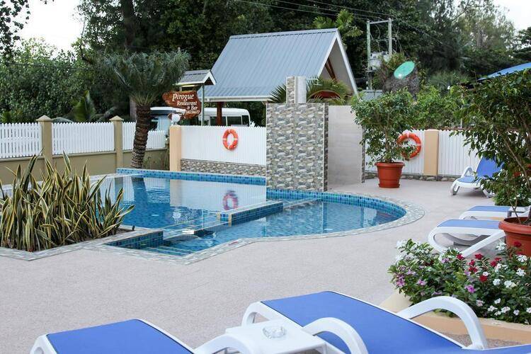 Pirogue Lodge