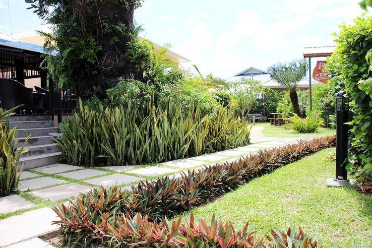 Pirogue Lodge