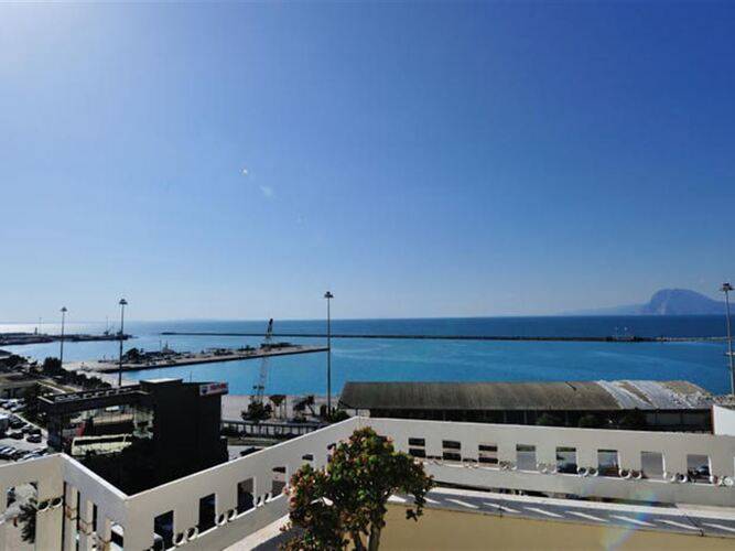 Adonis City Hotel