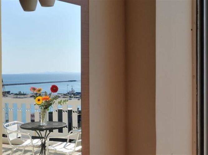 Adonis City Hotel