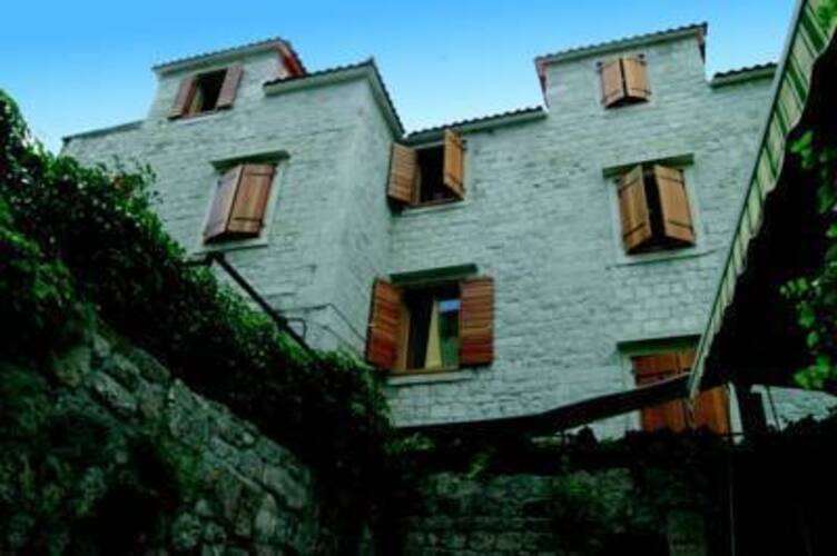 Tragos Hotel