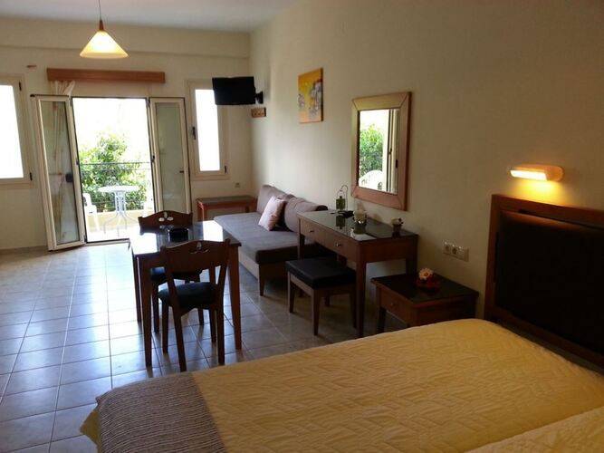 Fotis Studios Apartments