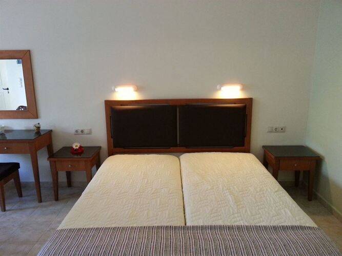 Fotis Studios Apartments