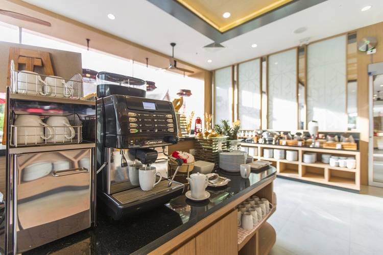 Ramada By Wyndham Phuket Deevana