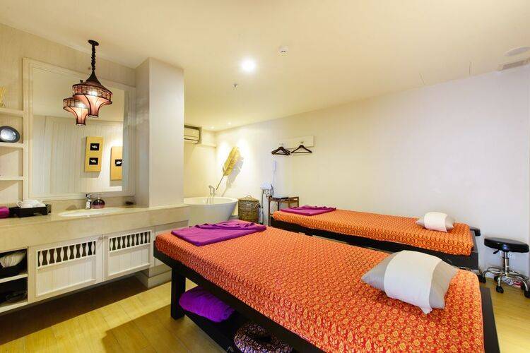 Ramada By Wyndham Phuket Deevana