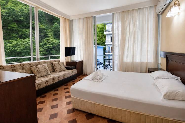 Cameo Hotel