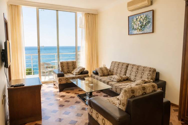 Cameo Hotel