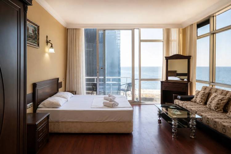 Cameo Hotel