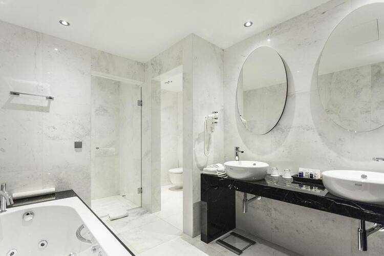 Crowne Plaza Borjomi