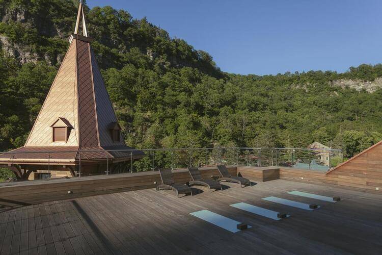 Crowne Plaza Borjomi