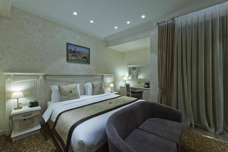 Colosseum Marina Hotel