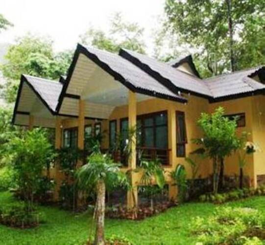 Tonsai Bay Resort