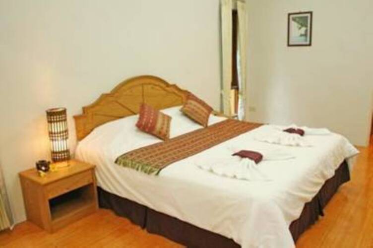 Tonsai Bay Resort