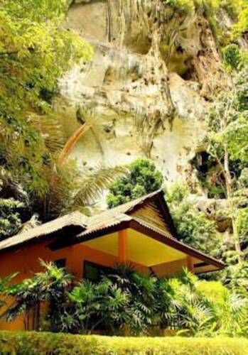 Tonsai Bay Resort