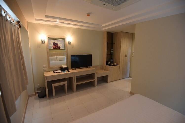 Phi Phi Charlie Beach Resort