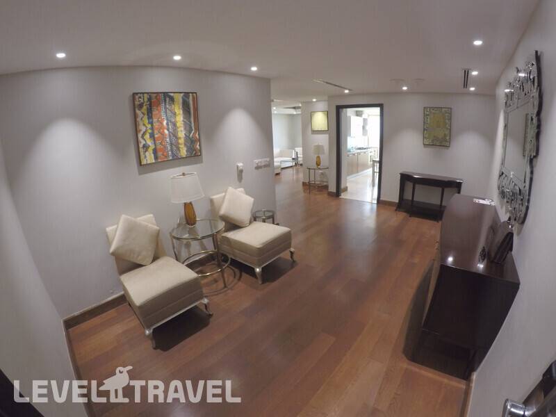 Фотография Number One Tower Suites